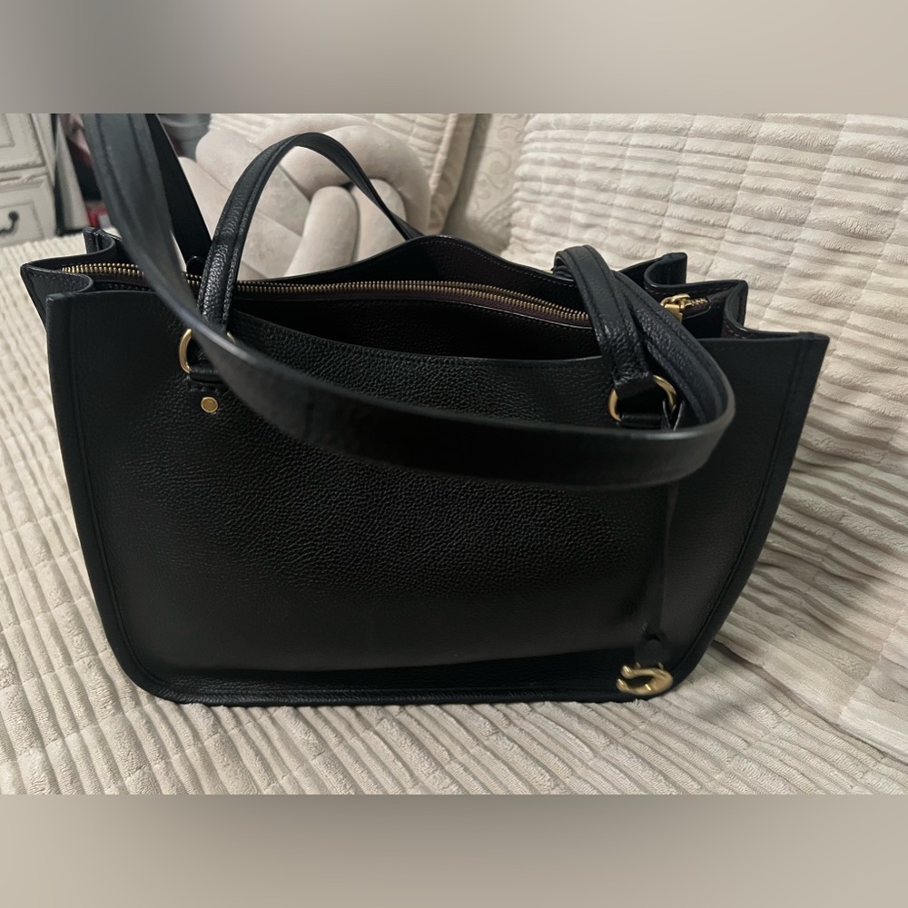 Coach Tyler Carryall